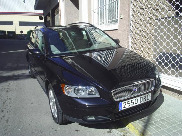 se vende volvo momentum 2000 136CV