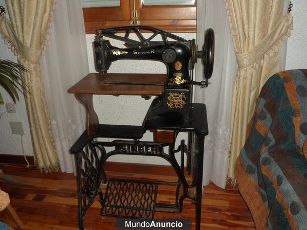 Se vende maquina de coser antigua