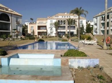 Apartamento con 3 dormitorios se vende en Casares Costa, Costa del Sol