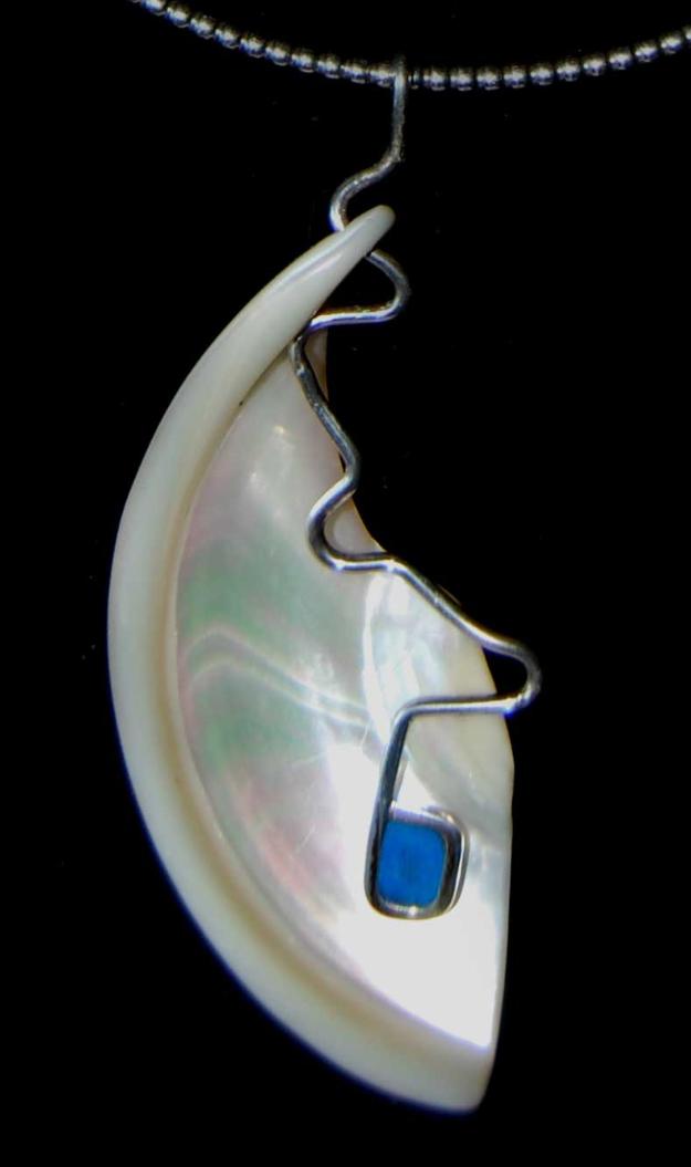 Collar  de plata y nácar “luz de luna”