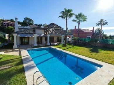 Chalet con 5 dormitorios se vende en Mijas Costa, Costa del Sol