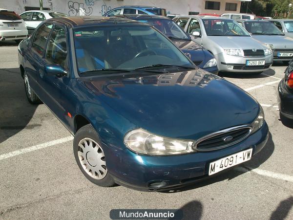 Coche Ford Mondeo 1998 Azul