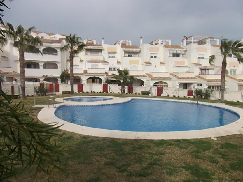 Se alquila apartamento en muy buena zona ideal para vacaciones de verano