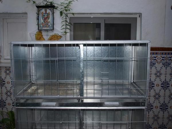se venden pelecheros para palomos