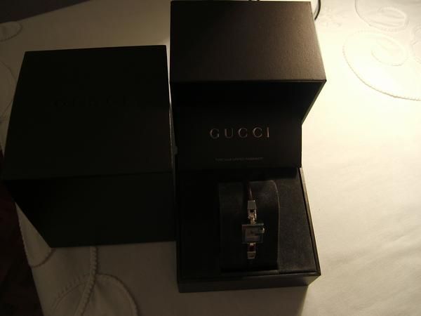 Reloj de mujer marca GUCCI