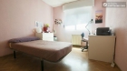 Rooms available - Large 7-bedroom house with backyard in peripheral Villaviciosa de Odon - mejor precio | unprecio.es