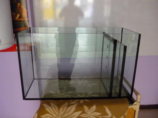 Terrario de 100 X 44'5 X 60 cm con resistencia electrica.