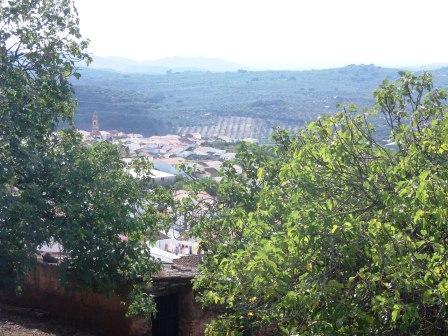 Finca con ruina junto a la población increíbles vistas