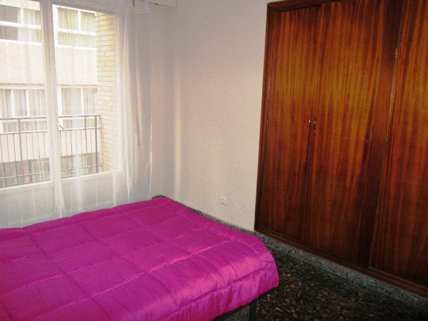 Magnífico habitación y piso, excelente ubicación en pleno centro de Alicante, Solo chicas