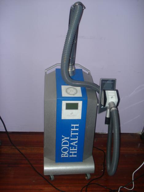 SE VENDE MAQUINA DE DERMOSUCCION MEDICA ESTETICA