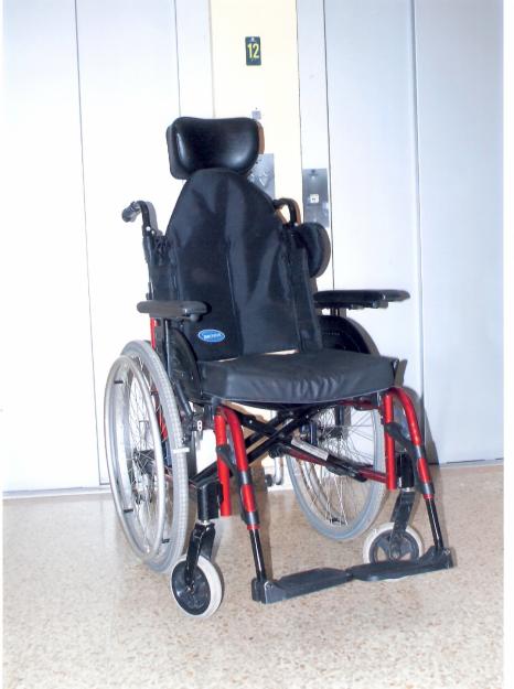 Se vende silla de ruedas invacare