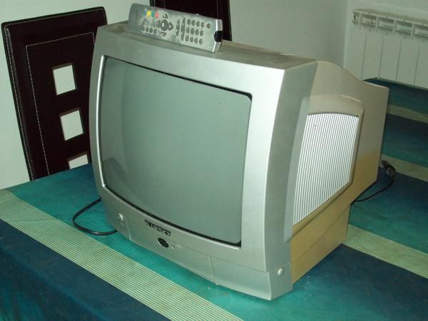 vendo televisor bluesky de 14 pulgadas economico