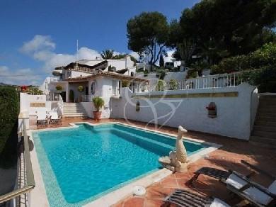 Chalet con 6 dormitorios se vende en Benissa