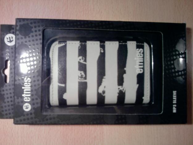 Funda de la marca Etnies para IPOD/MP3/MP4