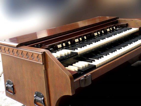 Se vende organo hammond portable