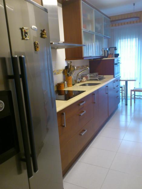 Vendo Piso Bajo 94m2.  Derio . Aldekone. Orientación Exterior Suroeste Trastero + Garaje.