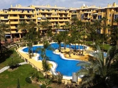 Apartamento con 3 dormitorios se vende en Marbella, Costa del Sol
