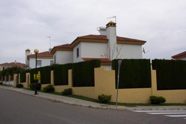 Preciosa casa en Simon Verde (Urbanización Maestranza)