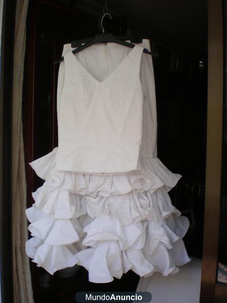 TRAJE DE FLAMENCA BLANCO PERFORADO