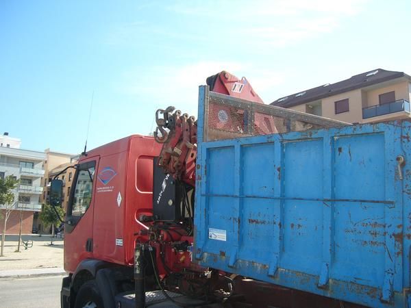 CAMION BASCULANTE.RENAULT 340 CON PLUMA !!GRAN OPORTUNIDAD!!