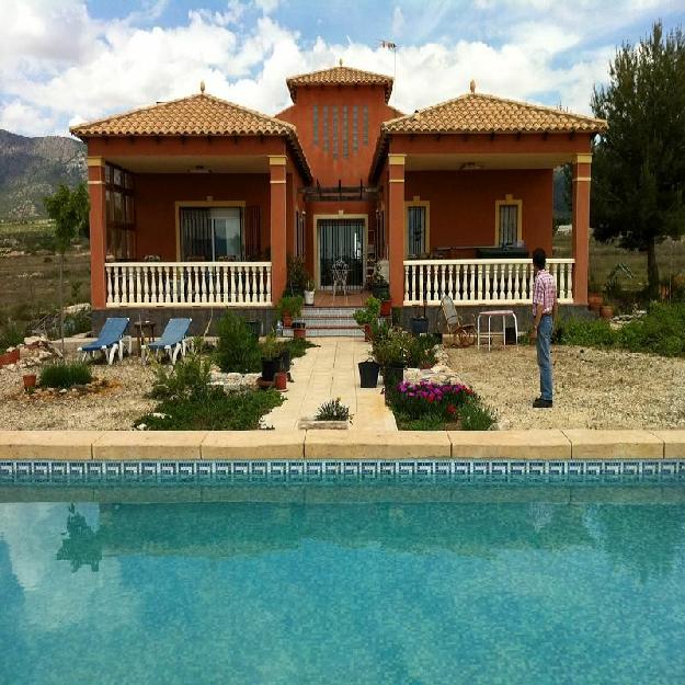 Chalet en venta en Pinoso, Alicante (Costa Blanca)
