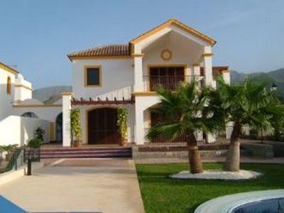 4b  , 4ba   in El Madronal,  Canary Islands   - 945000  EUR