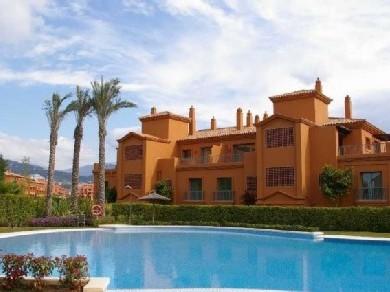 Apartamento con 2 dormitorios se vende en Benahavis, Costa del Sol