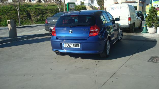 VENDO FANTÁSTICO BMW SERIE1, POR SOLO 22.000 EUROS.