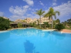 Apartamento con 2 dormitorios se vende en Benahavis, Costa del Sol - mejor precio | unprecio.es