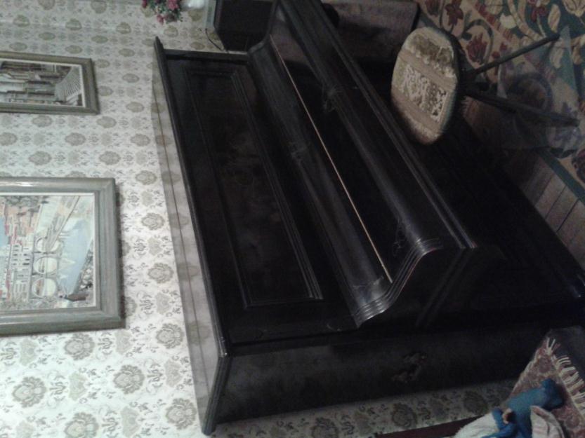 Vendo Piano Ortiz y Cusso vertical negro con teclas marfil
