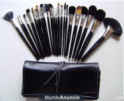 Manta de 24 brochas mac de maquillaje