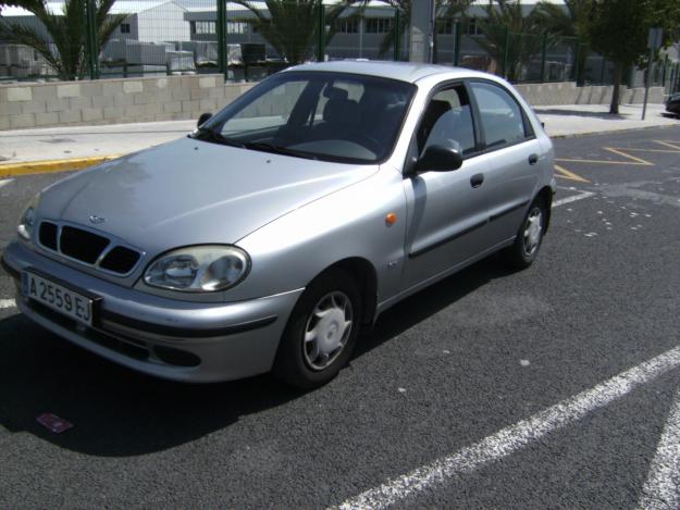 Daewoo lanos 1.4  75cv. 5 puertas