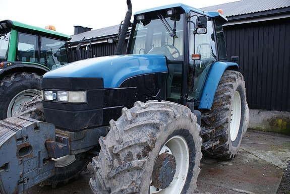TRACTOR New Holland 8360 RC
