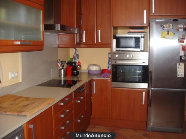 Cocina completamente equipada