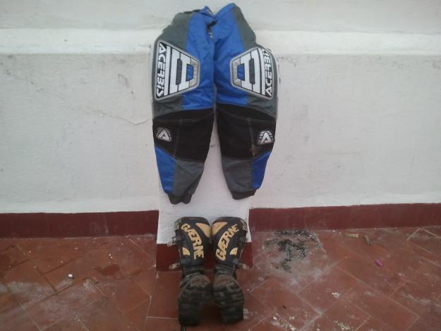 Vendo botas de cross GAERNE talla 43, pantalones ACERBIS,  rodilleras ACERBIS, coderas AXO