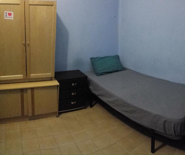 Alquilo habitaciones en piso tranquilo y limpio con gastos incluidos