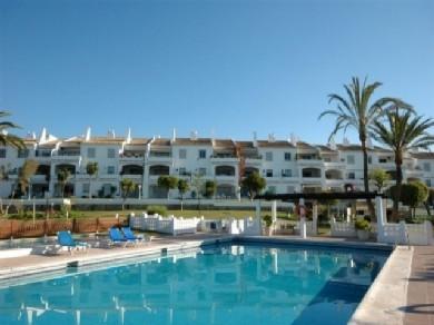 Apartamento con 3 dormitorios se vende en Marbella, Costa del Sol
