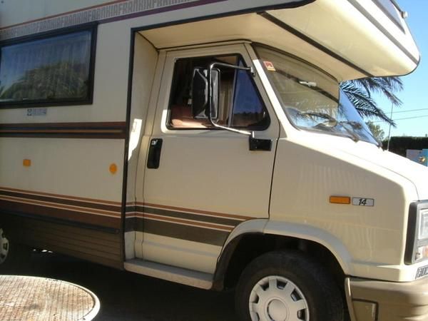 Autocaravana Frankia Capuchina con portamoto 6 plazas viajar JPS