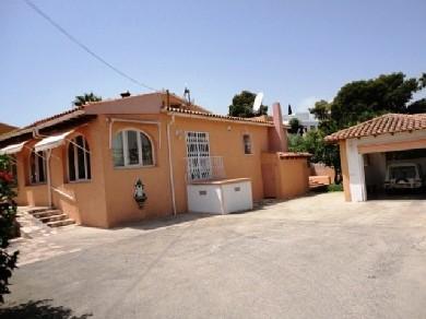 Chalet con 5 dormitorios se vende en Benissa