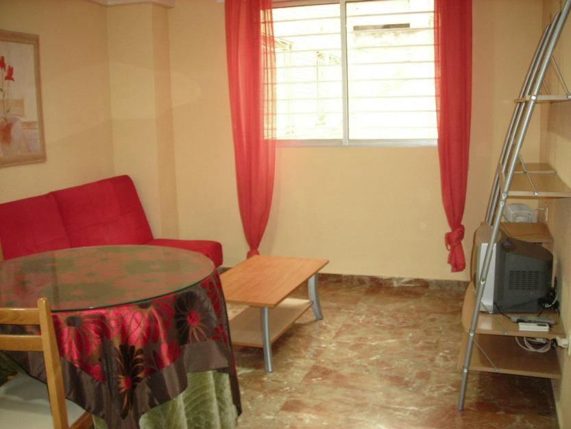 Se alquila apartamento céntrico