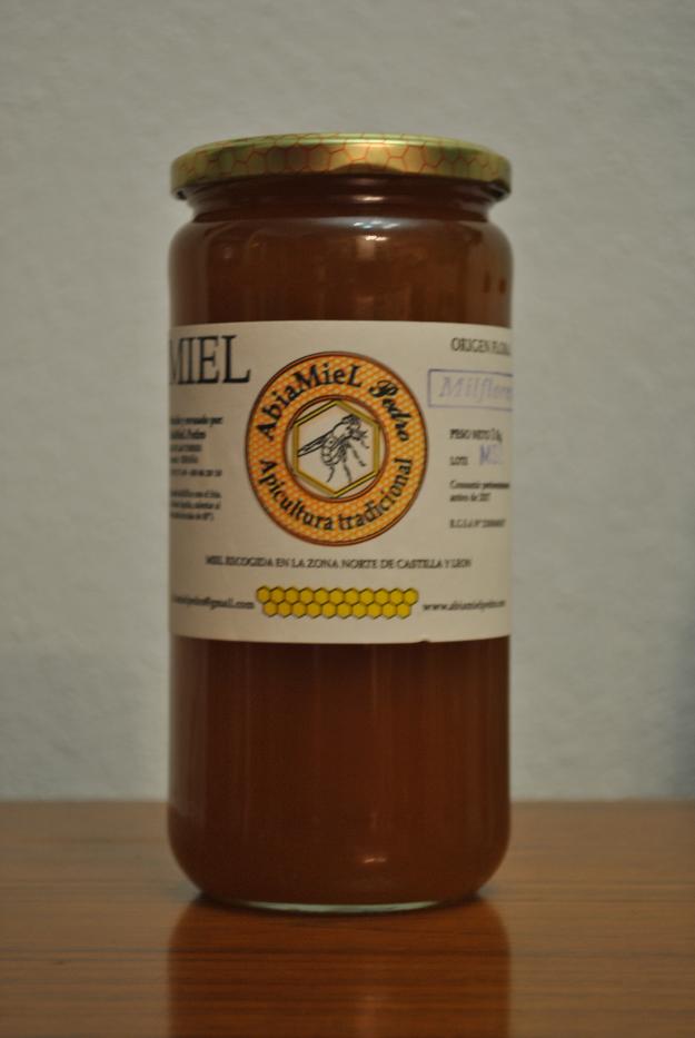 AbiaMiel  Pedro produce y vende miel recogida en el norte de Castilla y León