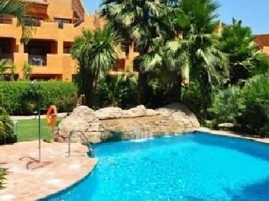 Apartamento con 2 dormitorios se vende en Marbella, Costa del Sol