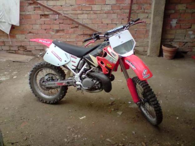 vendo o cambio moto 125 por coche