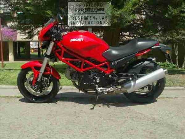 ducati monster 695 finales del 2007