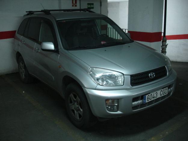 TOYOTA RAV 4-1.8 LUNA