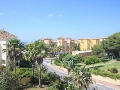 Apartamento con 3 dormitorios se vende en Marbella, Costa del Sol