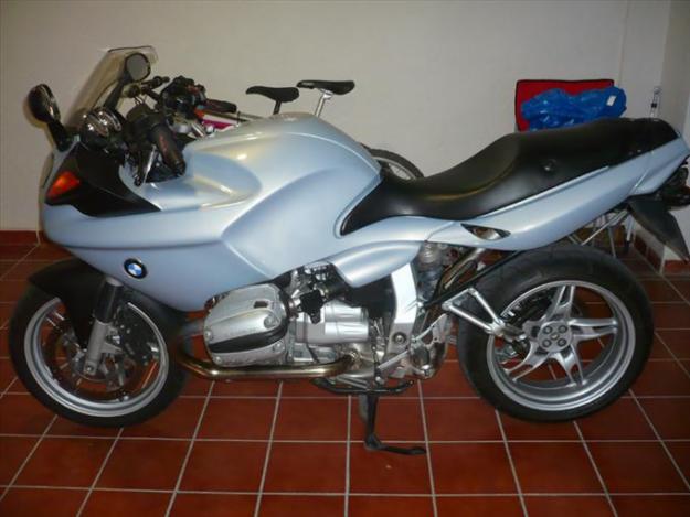 CAMBIO PRECIOSA MOTO BMW R 1100 S POR COCHE.  URGENTE