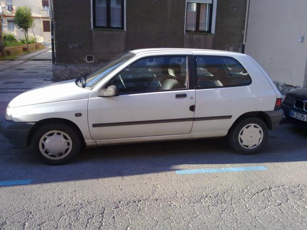 se vende renault clio 1.2