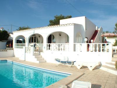 Detached Imposing 3 bedroom villa