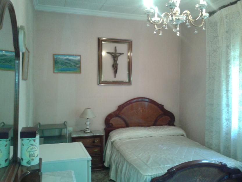 Exelente habitacion doble con ventanal por 250 E